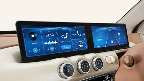 Interior-03-Dual-Screen_470x264