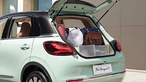 Interior-04-Spacious-Luggage-Capacity_470x264